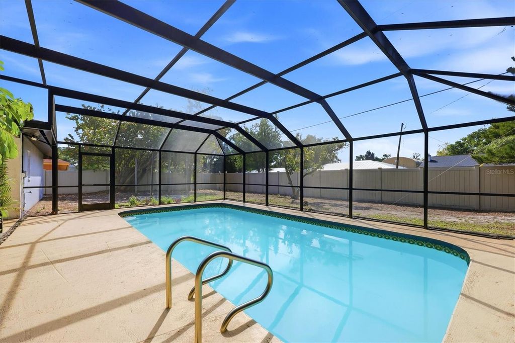 Image 30 of property listing at 2324 RIVERWOOD PINES DRIVE, Sarasota, FL 34231