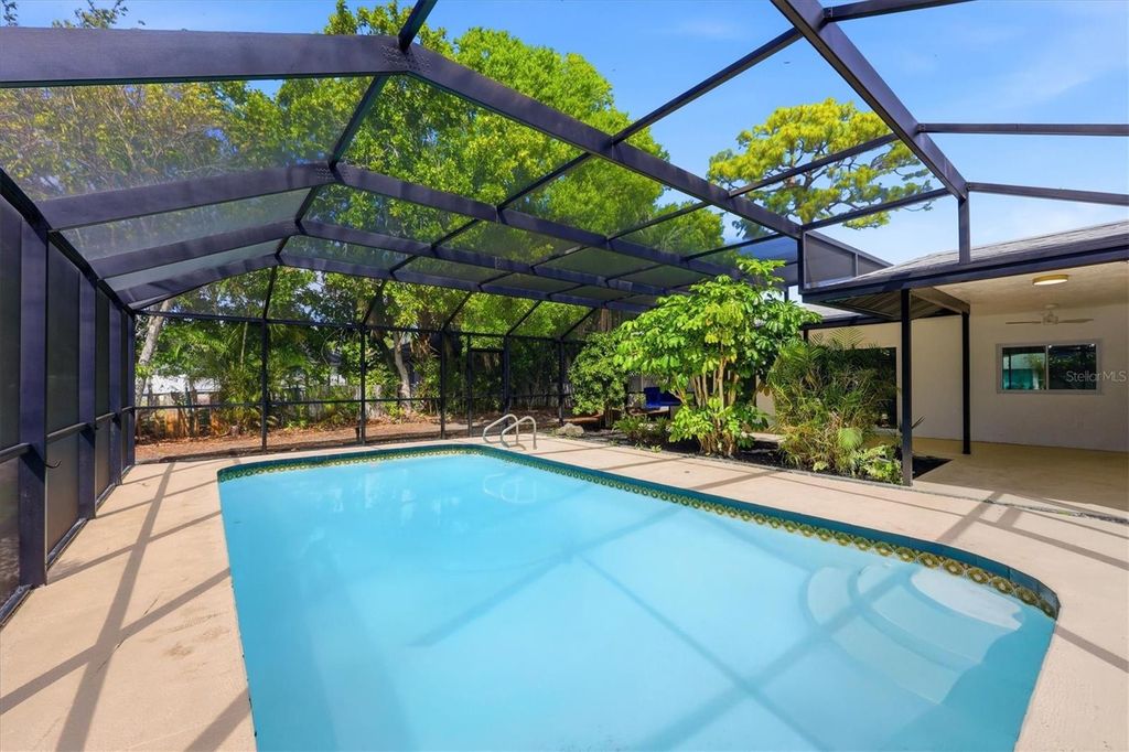 Image 31 of property listing at 2324 RIVERWOOD PINES DRIVE, Sarasota, FL 34231