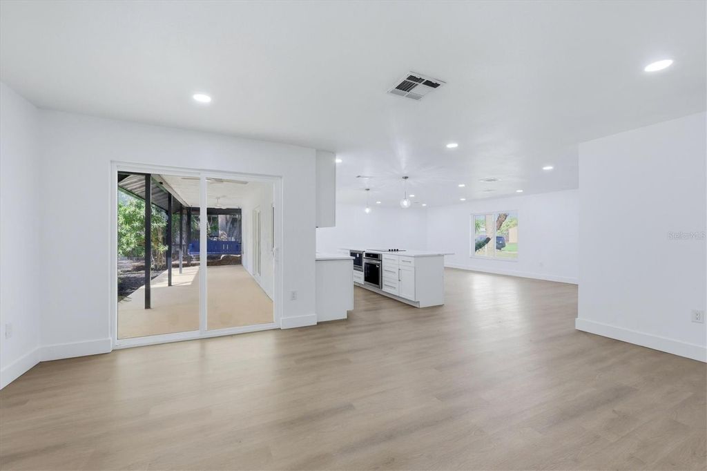 Image 9 of property listing at 2324 RIVERWOOD PINES DRIVE, Sarasota, FL 34231