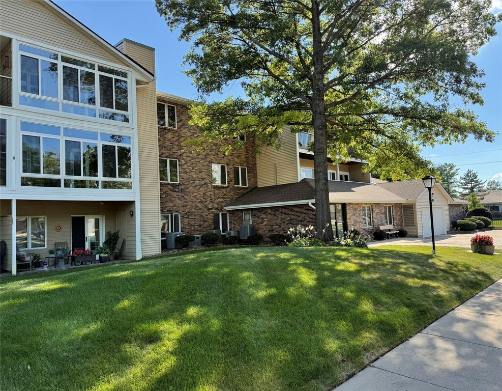 411 SE Delaware Avenue 304, Ankeny, IA 50021