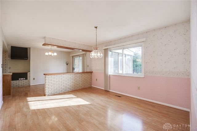 325 Beechgrove Drive, Englewood, OH 45322