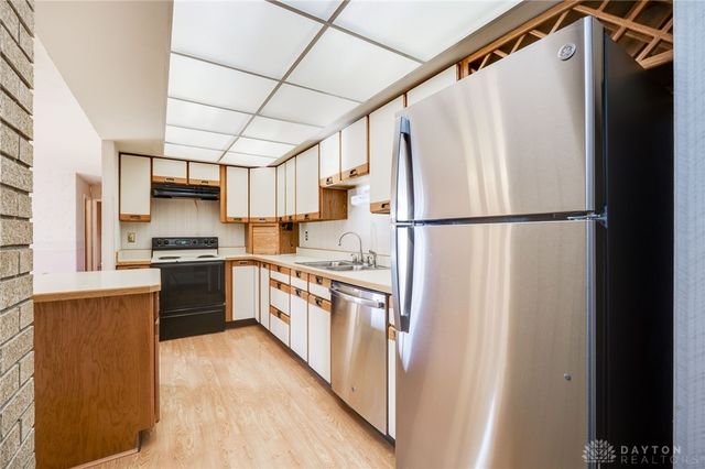 325 Beechgrove Drive, Englewood, OH 45322