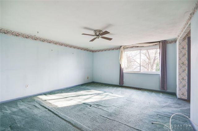 325 Beechgrove Drive, Englewood, OH 45322