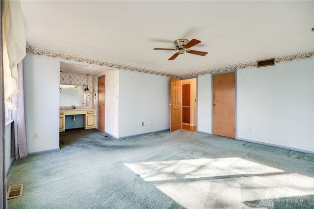 325 Beechgrove Drive, Englewood, OH 45322