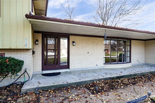 325 Beechgrove Drive, Englewood, OH 45322