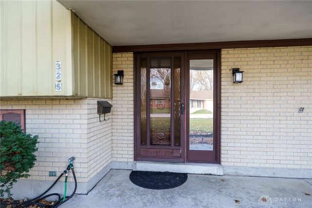 325 Beechgrove Drive, Englewood, OH 45322