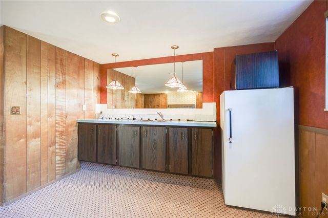 325 Beechgrove Drive, Englewood, OH 45322