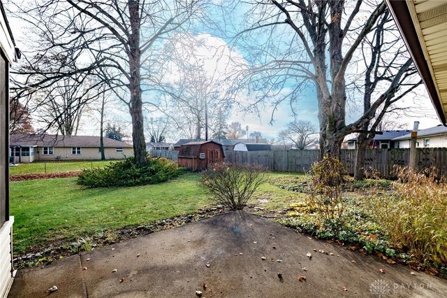 325 Beechgrove Drive, Englewood, OH 45322