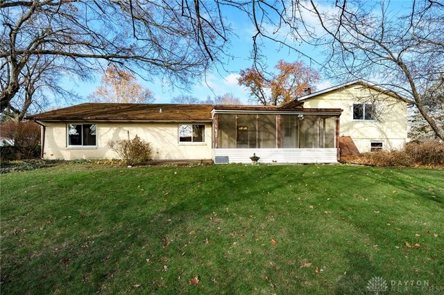 325 Beechgrove Drive, Englewood, OH 45322