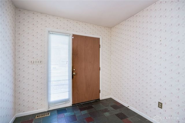 325 Beechgrove Drive, Englewood, OH 45322