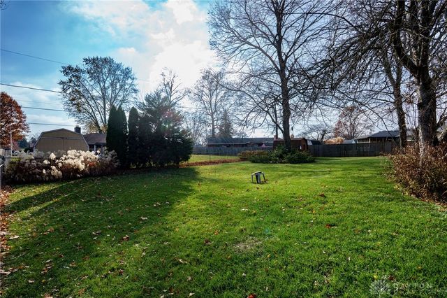 325 Beechgrove Drive, Englewood, OH 45322