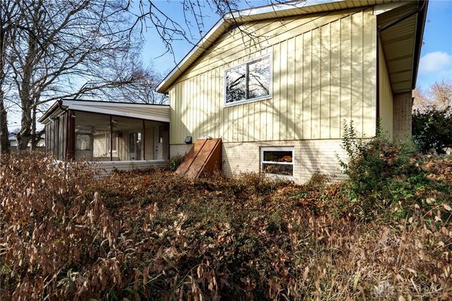 325 Beechgrove Drive, Englewood, OH 45322