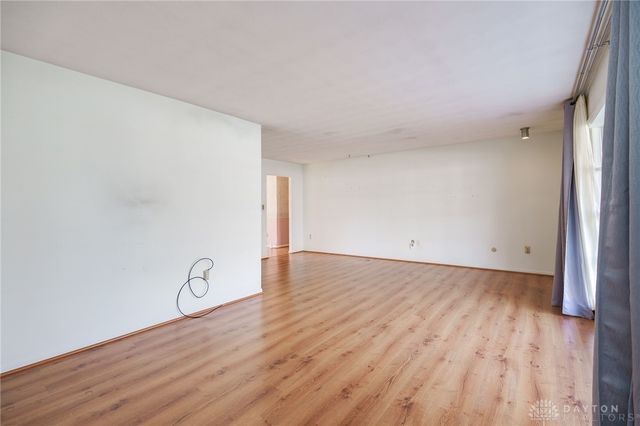 325 Beechgrove Drive, Englewood, OH 45322