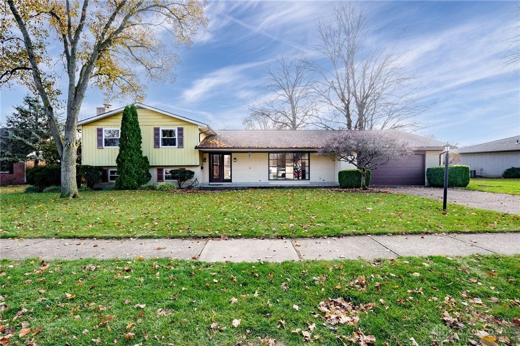 325 Beechgrove Drive, Englewood, OH 45322