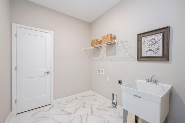 1423 Victory Lane NE, Isanti, MN 55040