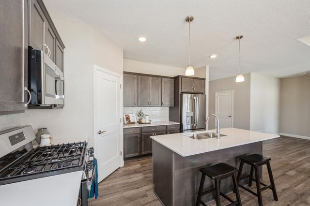 1423 Victory Lane NE, Isanti, MN 55040