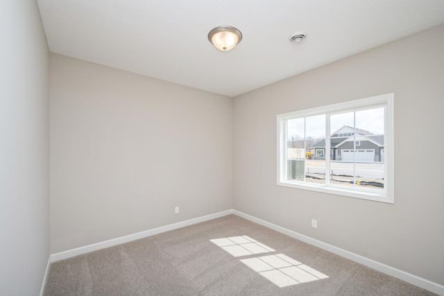 1423 Victory Lane NE, Isanti, MN 55040