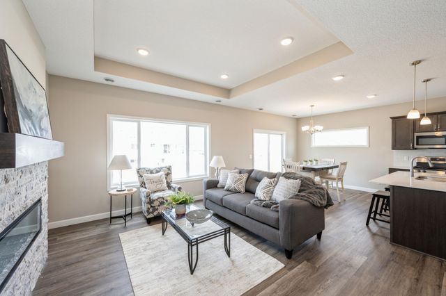 1423 Victory Lane NE, Isanti, MN 55040