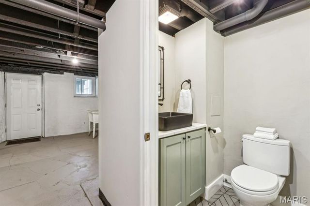 3904 Botanical Avenue, St Louis, MO 63110