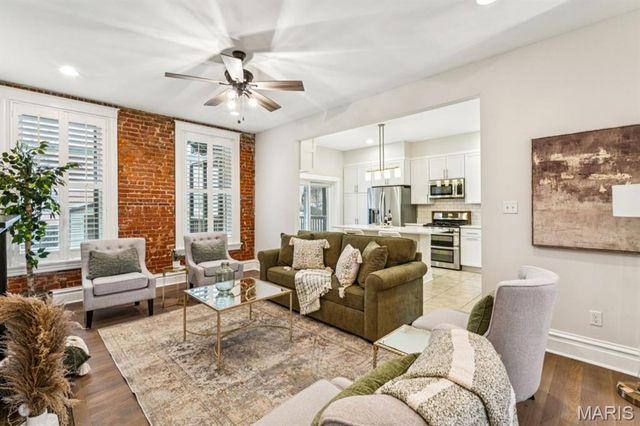 3904 Botanical Avenue, St Louis, MO 63110