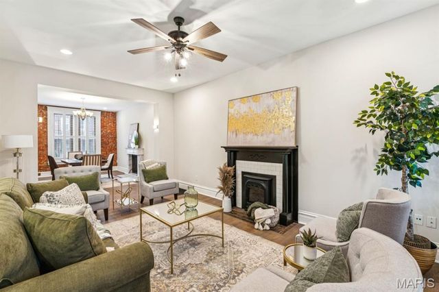 3904 Botanical Avenue, St Louis, MO 63110