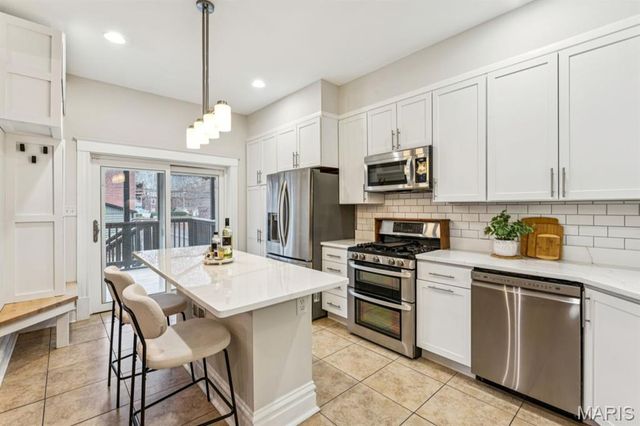 3904 Botanical Avenue, St Louis, MO 63110