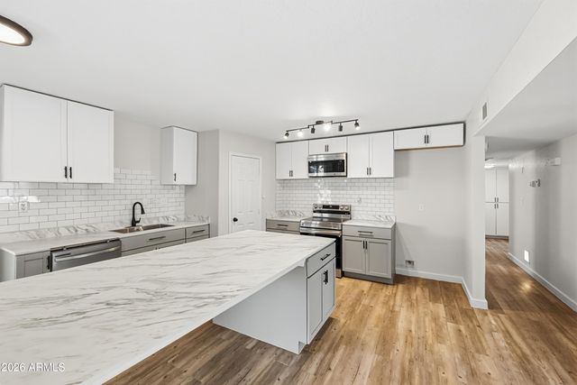 17623 N 30TH Avenue, Phoenix, AZ 85053