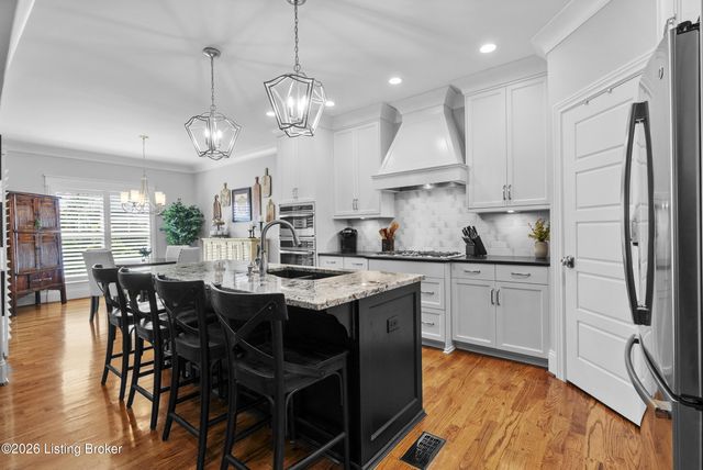 3504 Meadow Bluff Way, Louisville, KY 40245