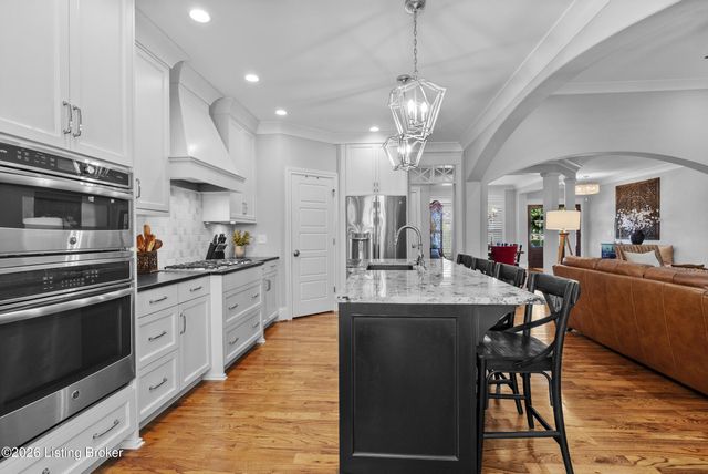 3504 Meadow Bluff Way, Louisville, KY 40245