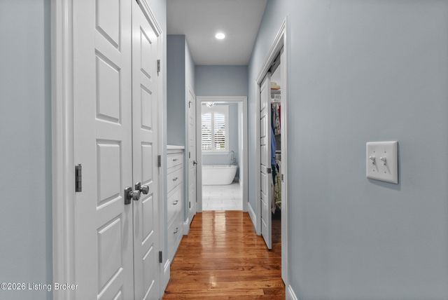 3504 Meadow Bluff Way, Louisville, KY 40245