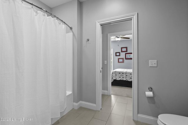3504 Meadow Bluff Way, Louisville, KY 40245
