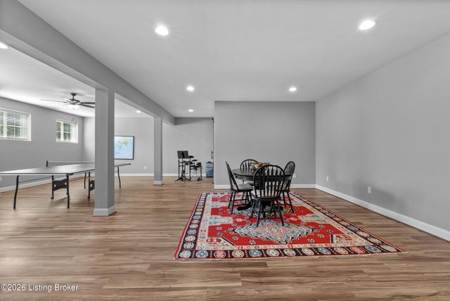 3504 Meadow Bluff Way, Louisville, KY 40245
