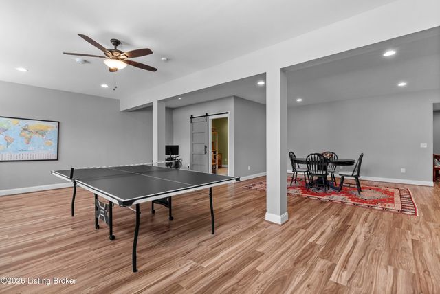 3504 Meadow Bluff Way, Louisville, KY 40245