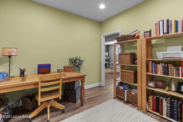3504 Meadow Bluff Way, Louisville, KY 40245