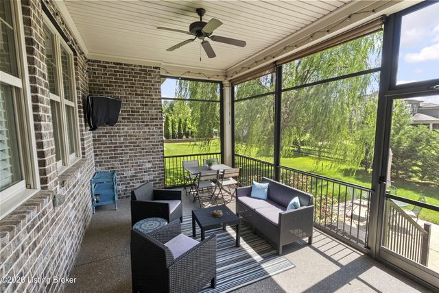 3504 Meadow Bluff Way, Louisville, KY 40245