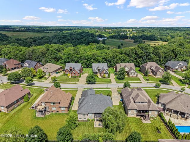 3504 Meadow Bluff Way, Louisville, KY 40245