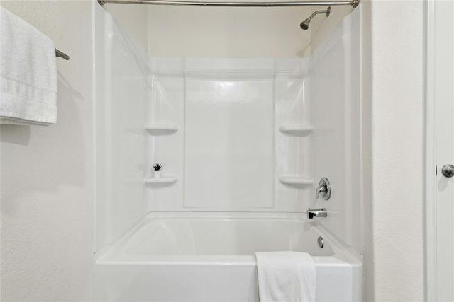 1500 Amy DR, Kyle, TX 78640