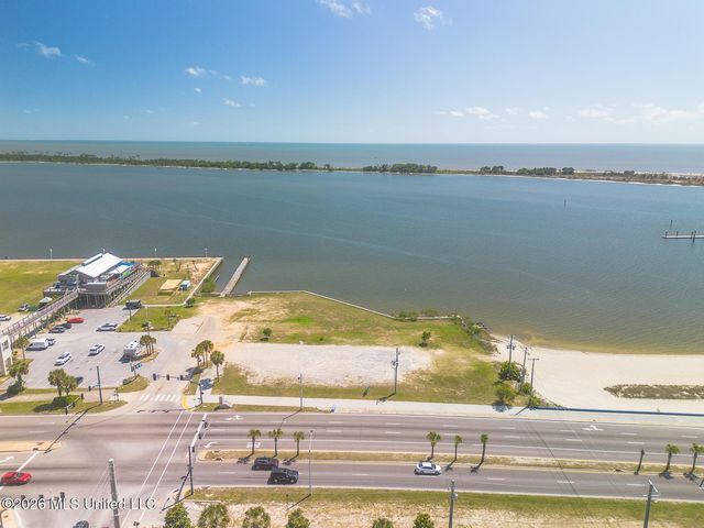 315 Beach Blvd Boulevard, Biloxi, MS 39530