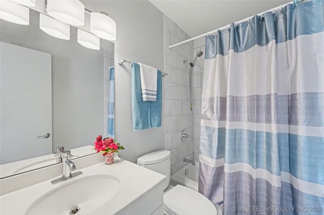 2717 S Narcissus Place, Broken Arrow, OK 74012