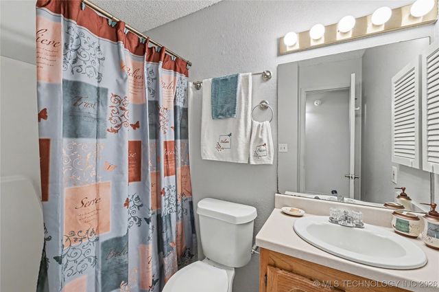 2717 S Narcissus Place, Broken Arrow, OK 74012