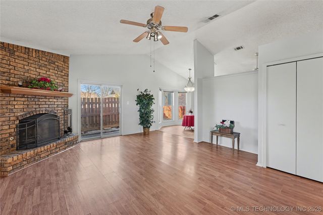 2717 S Narcissus Place, Broken Arrow, OK 74012