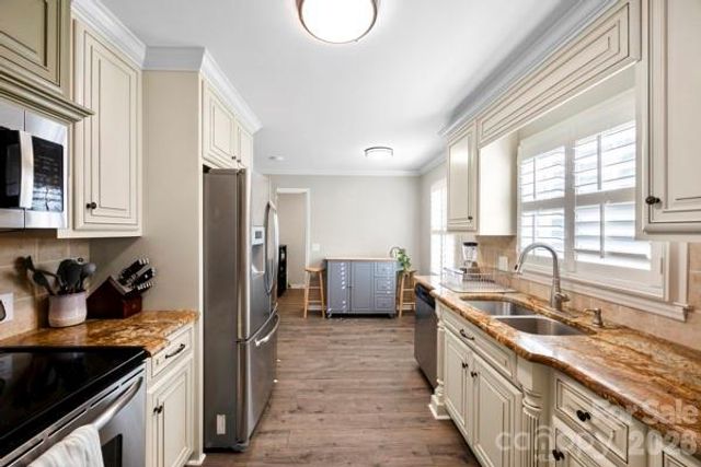 112 Brook Lane, Mount Holly, NC 28120