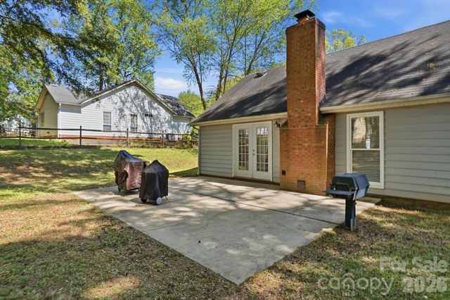 1539 Bear Mountain Road, Charlotte, NC 28214