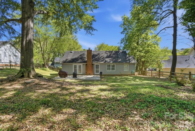 1539 Bear Mountain Road, Charlotte, NC 28214