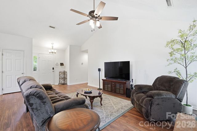 1539 Bear Mountain Road, Charlotte, NC 28214