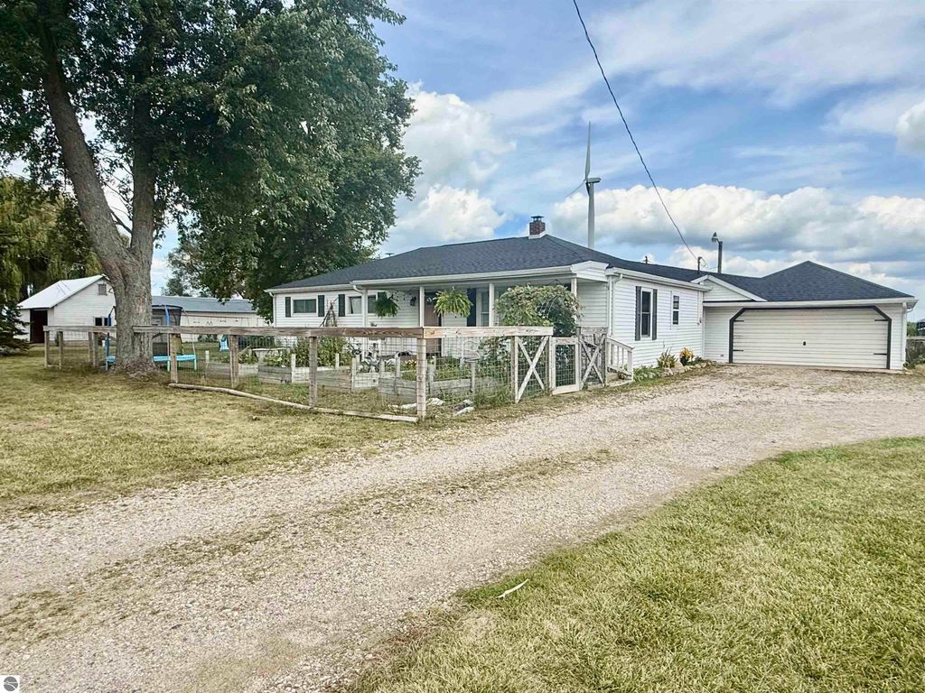 Image 2 of property listing at 5380 N Baldwin Road, St Louis, MI 48880