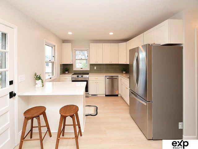 918 S 38th Street, Omaha, NE 68105