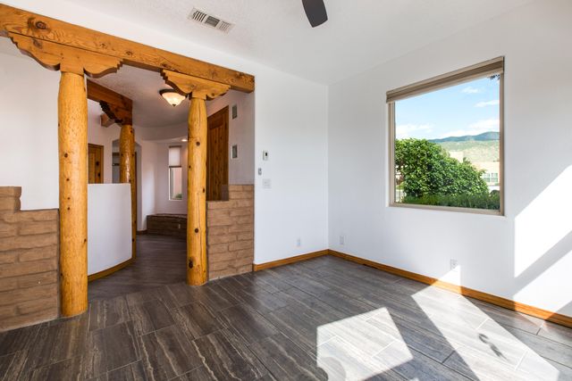 6628 High Ridge Place NE, Albuquerque, NM 87111