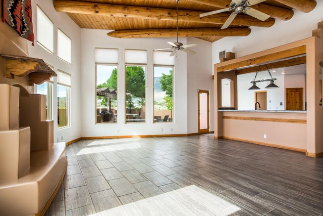 6628 High Ridge Place NE, Albuquerque, NM 87111