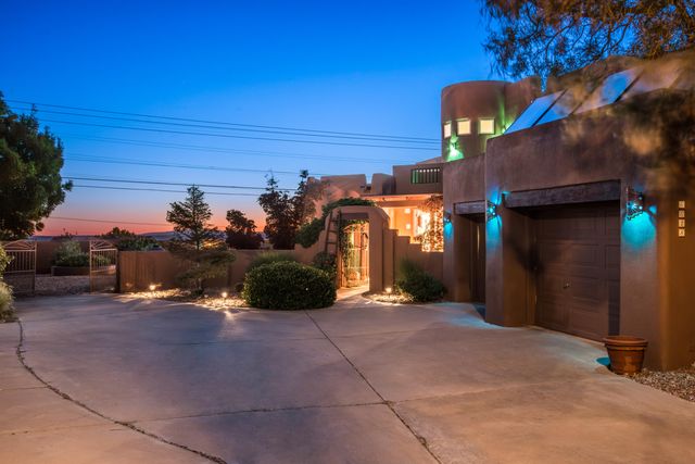 6628 High Ridge Place NE, Albuquerque, NM 87111